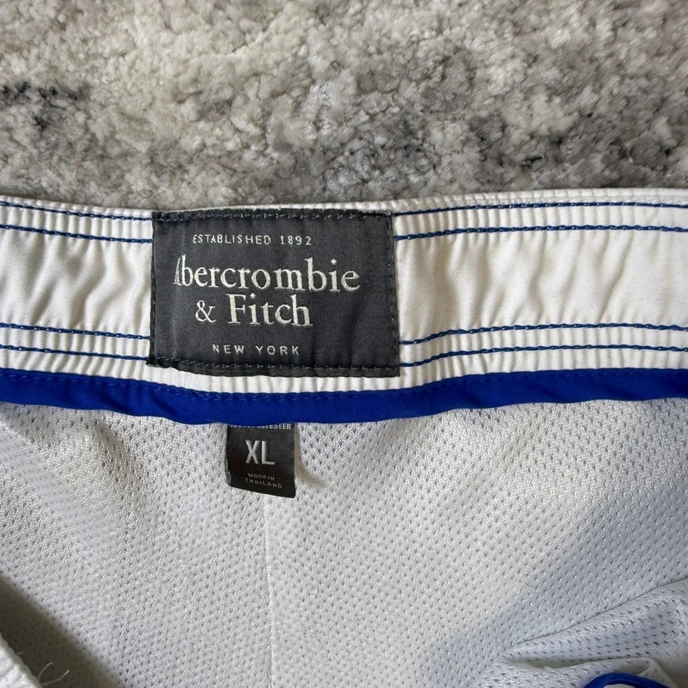 Abercrombie & Fitch Mens XL Board Shorts White Blue‎ Hibiscus Floral Cargo Swim